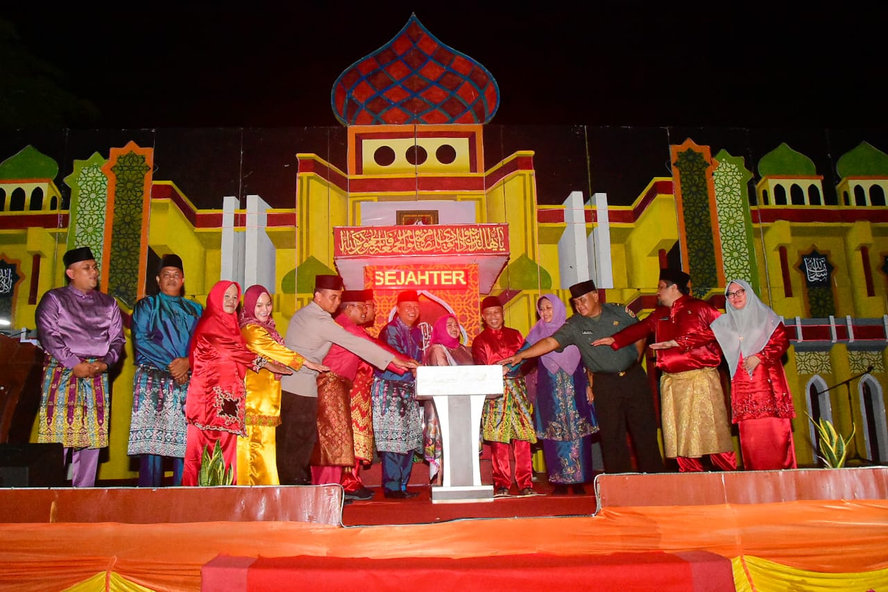 Buka MTQ ke-18 Tingkat Kecamatan Siak Kecil Bupati Kasmarni Harapkan Syiarkan Isi Al-Qur'an