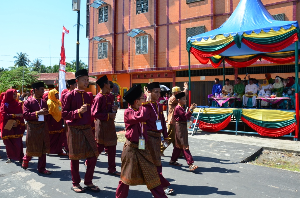 Dilepas Bupati Amril, Pawai Taaruf MTQ ke-41 Bengkalis Berlangsung Meriah