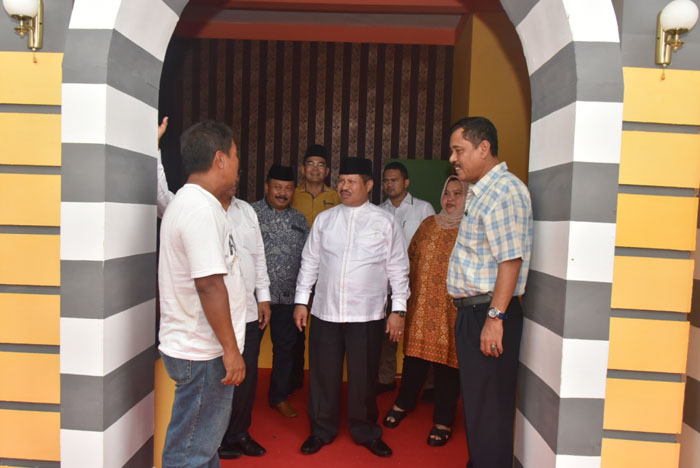 Pastikan Kesiapan, Bupati Amril Tinjau Stand Bazar Bengkalis 