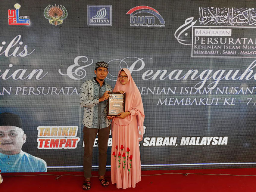 Ikuti Lomba Kaligrafi di Malaysia, Putri Terbaik Bengkalis Raih Juara I