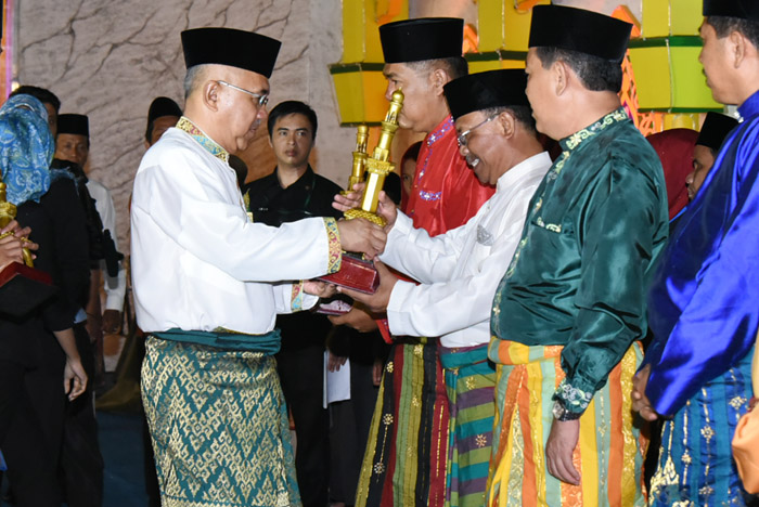 Sabet Juara Dua Pawai Taaruf pada MTQ XXXV Provinsi Riau, Bupati Amril Ucapkan Tahniah
