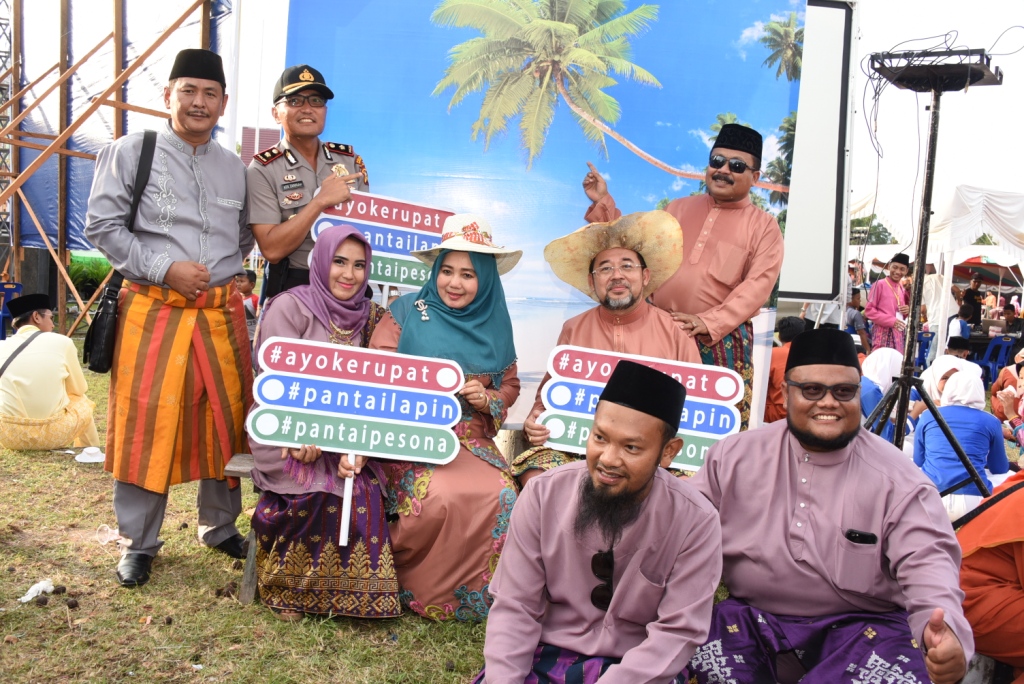 Spot Pantai Rupat Utara Pukau Pengunjung Stand